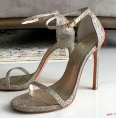 ���Ҵ�10���Ůͬ��